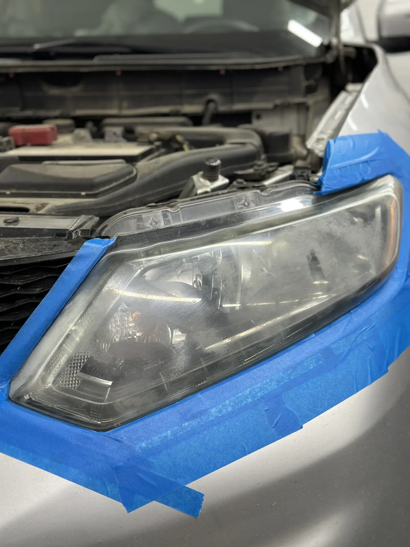 Помутніла фара Nissan X-Trail до полірування