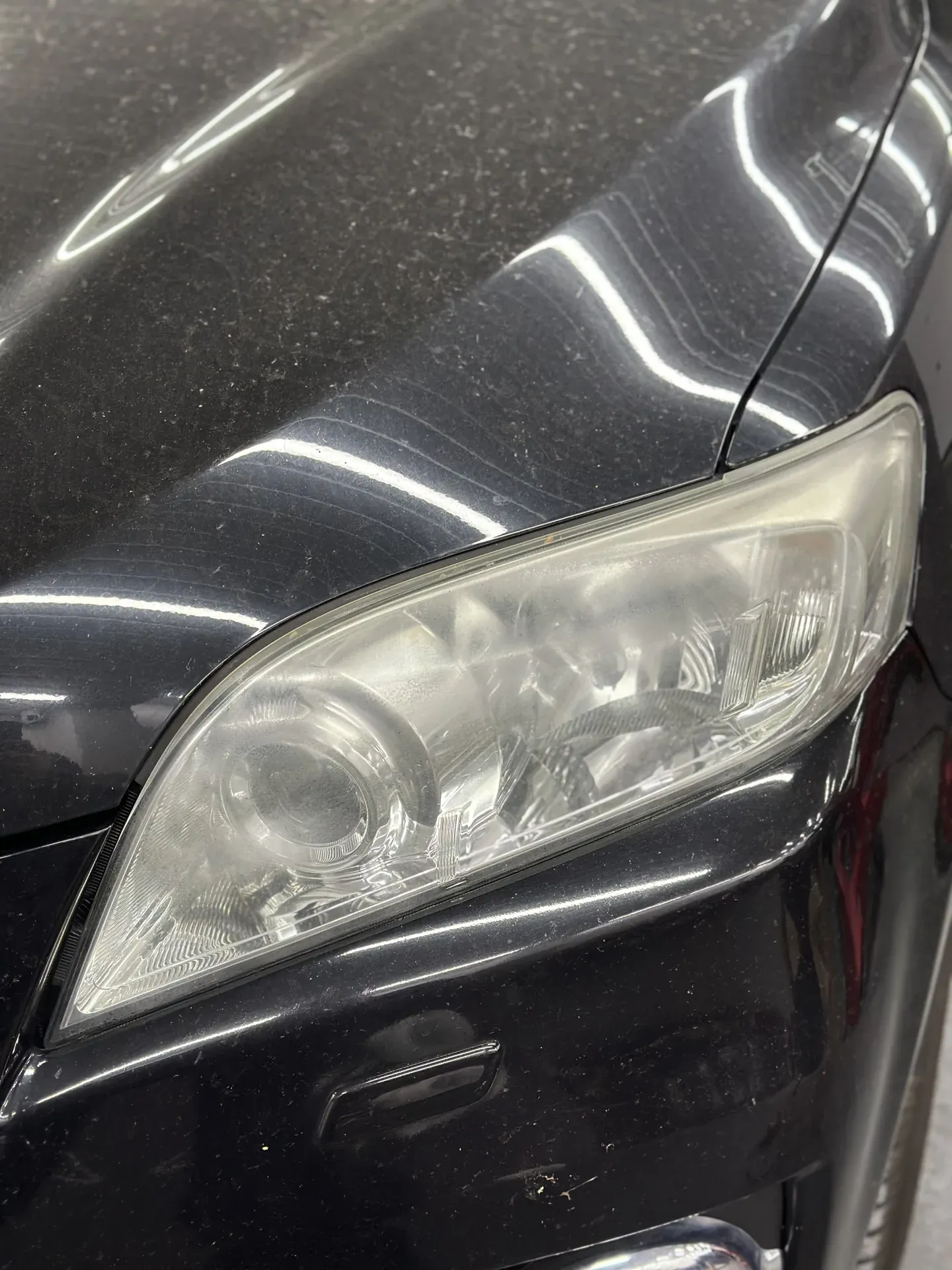 Фара Toyota RAV4 до полірування